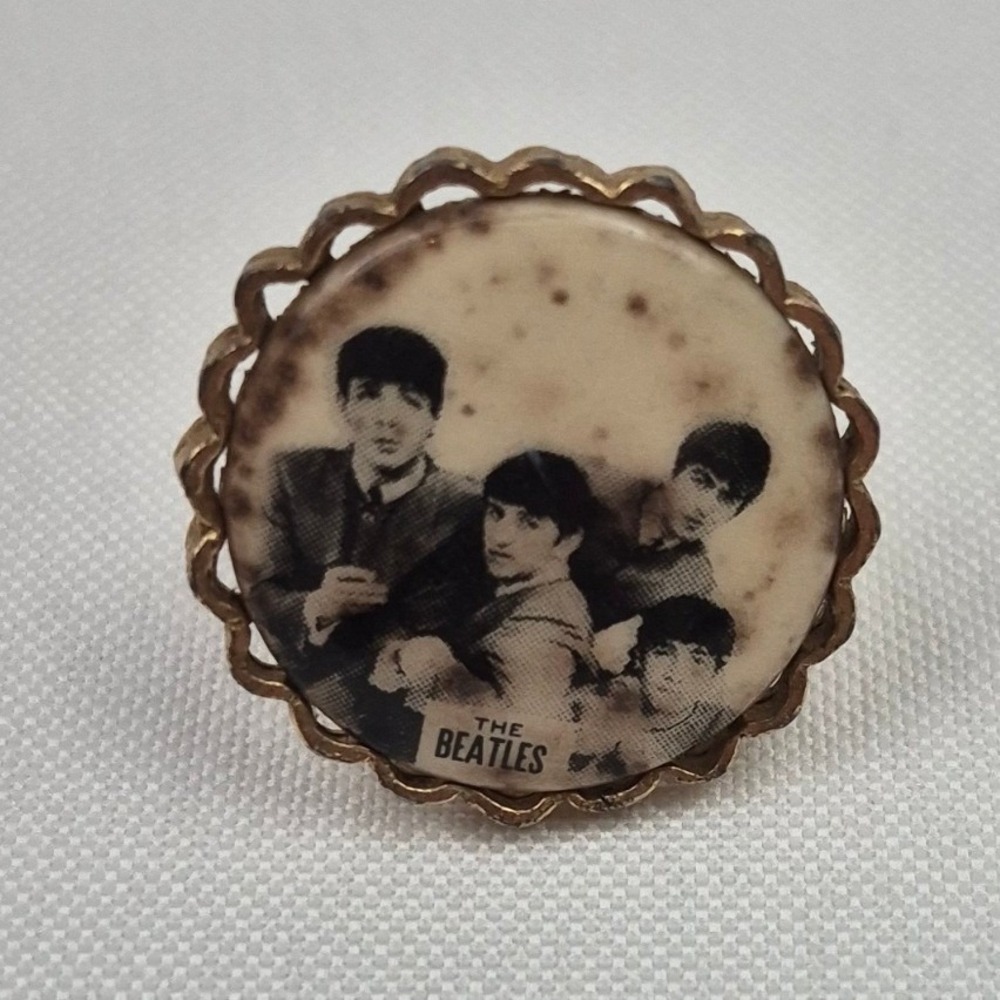 Vintage 1960s Beatles Ring NEMS‎ Enterprises Brass Tone Adjustable Band Fab Four - Picture 5 of 11